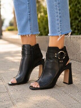 Vince Camuto Anrine Black Leather Peep Toe Cutout Booties Heels Size 9